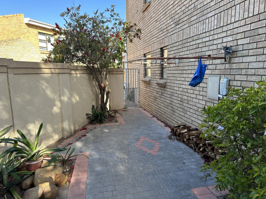 4 Bedroom Property for Sale in Hartenbos Central Western Cape